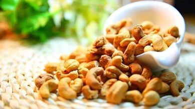 Cashew კაკალი მამაკაცის ენერგიის გასაუმჯობესებლად